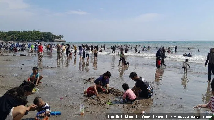 Pantai Sambolo 2 yang indah mempesona