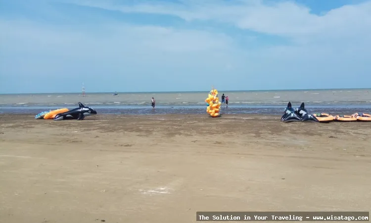 Pantai Samudera Baru, pemandangan indah.