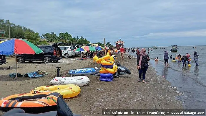 Pantai Samudera Baru, pemandangan eksotis.