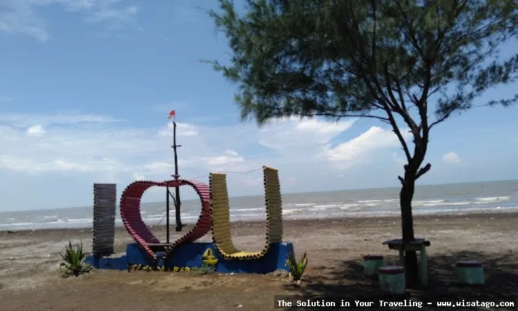 Pantai Samudera Baru Karawang yang indah