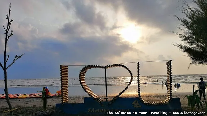 Pantai Samudera Baru Karawang yang indah