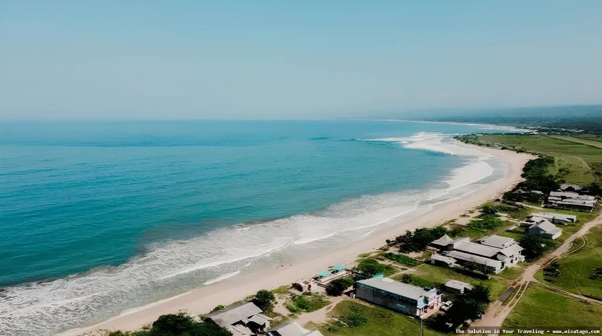 Pantai Santolo dengan pasir putihnya