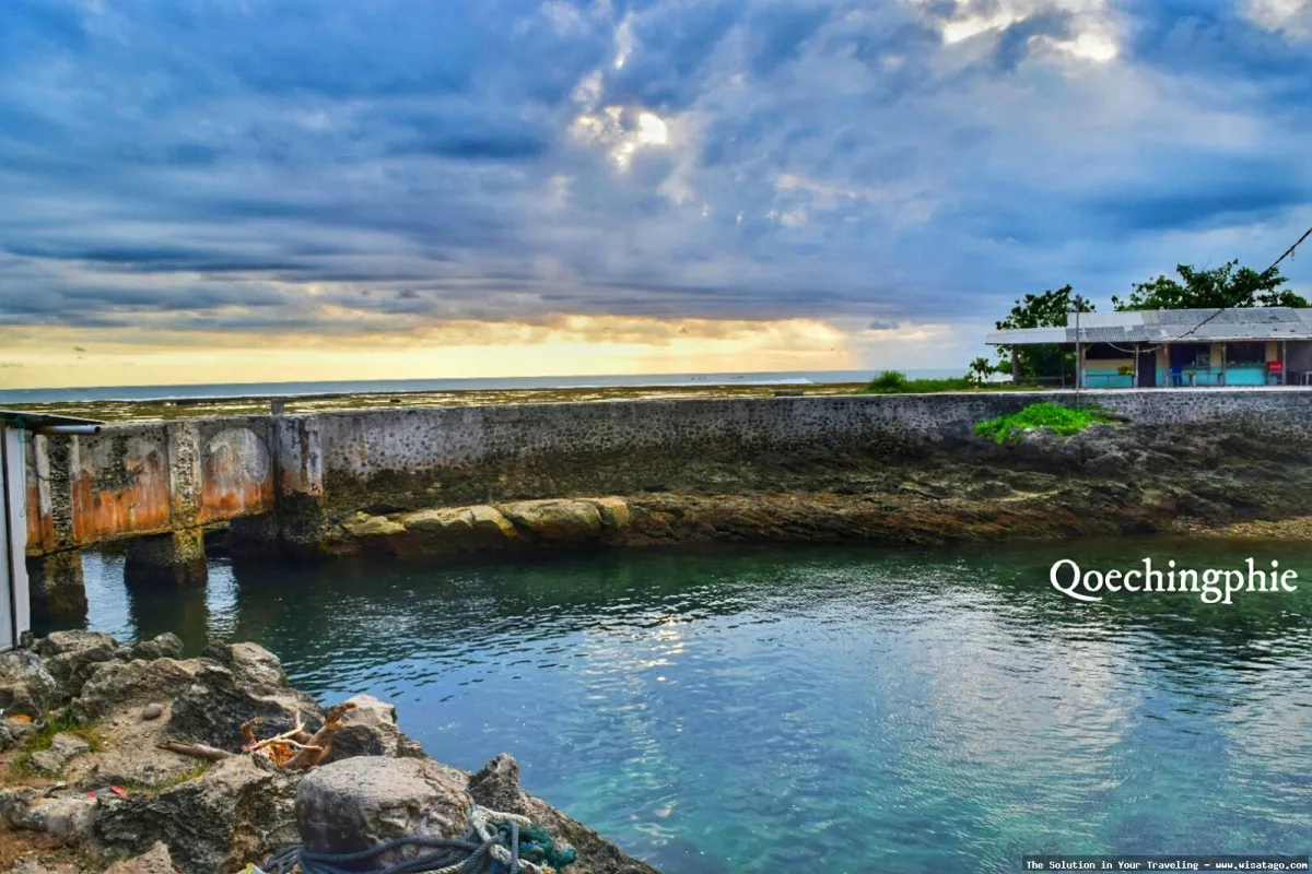 Pantai Santolo dengan pasir putihnya