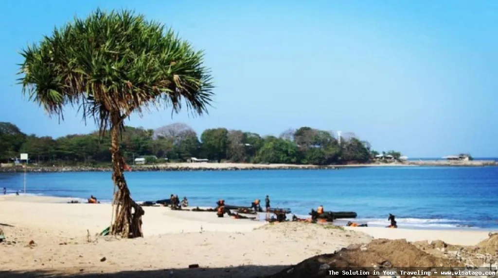 Pantai Santolo dengan pasir putihnya
