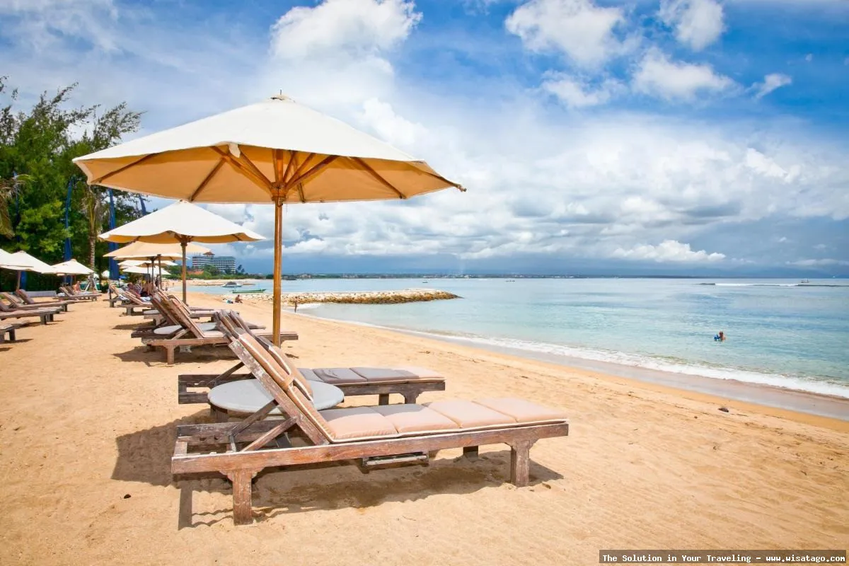 Pantai Sanur: suasana pagi yang tenang
