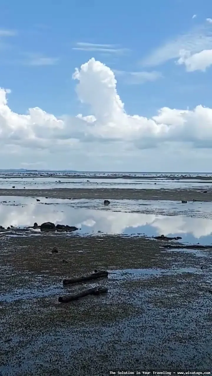 Pantai Sebong Pereh yang indah mempesona