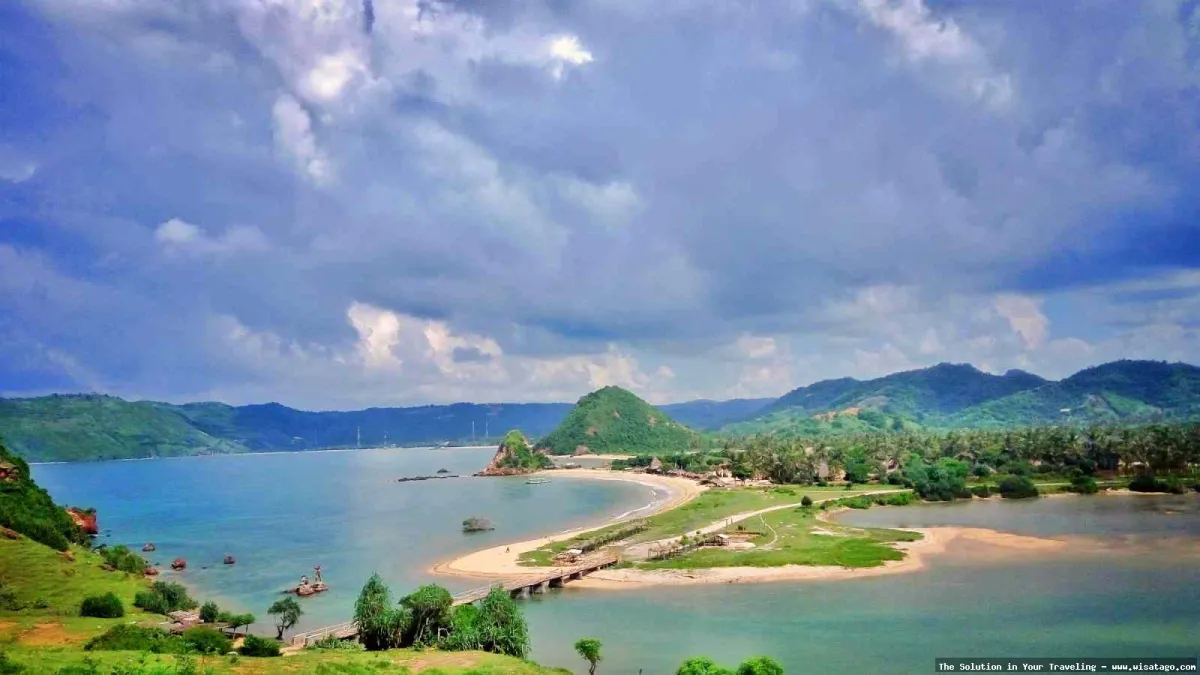 Pantai Seger Kuta, pasir putih menawan