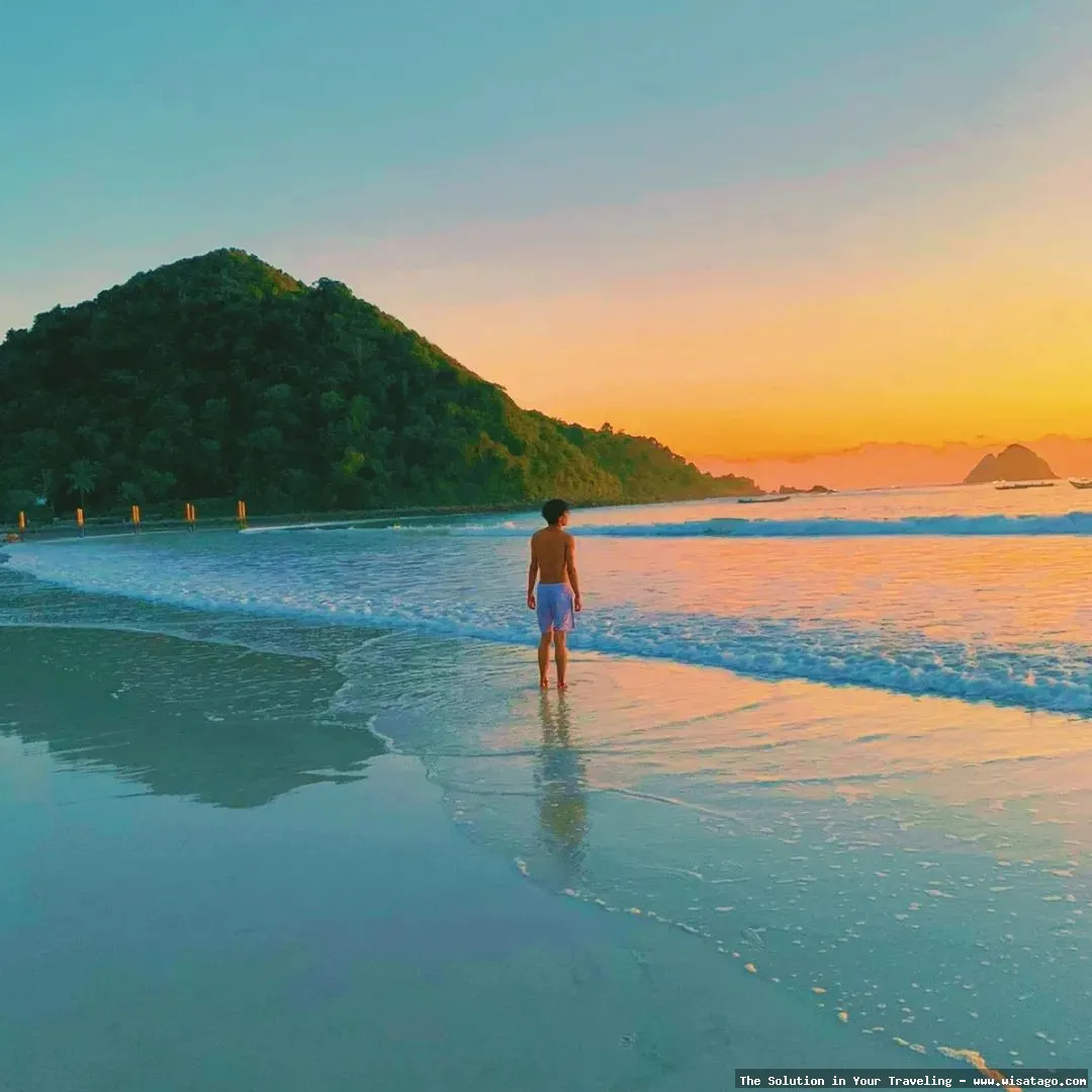 Pantai Selong Belanak indah dan tenang
