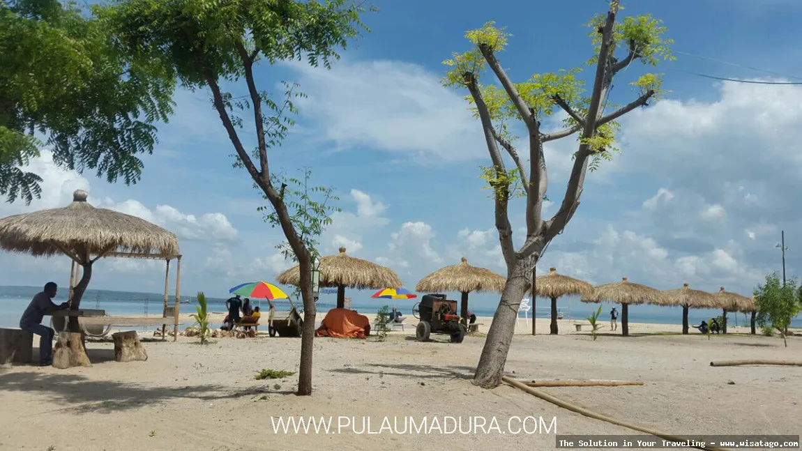 Pantai Sembilan: keindahan alam memukau