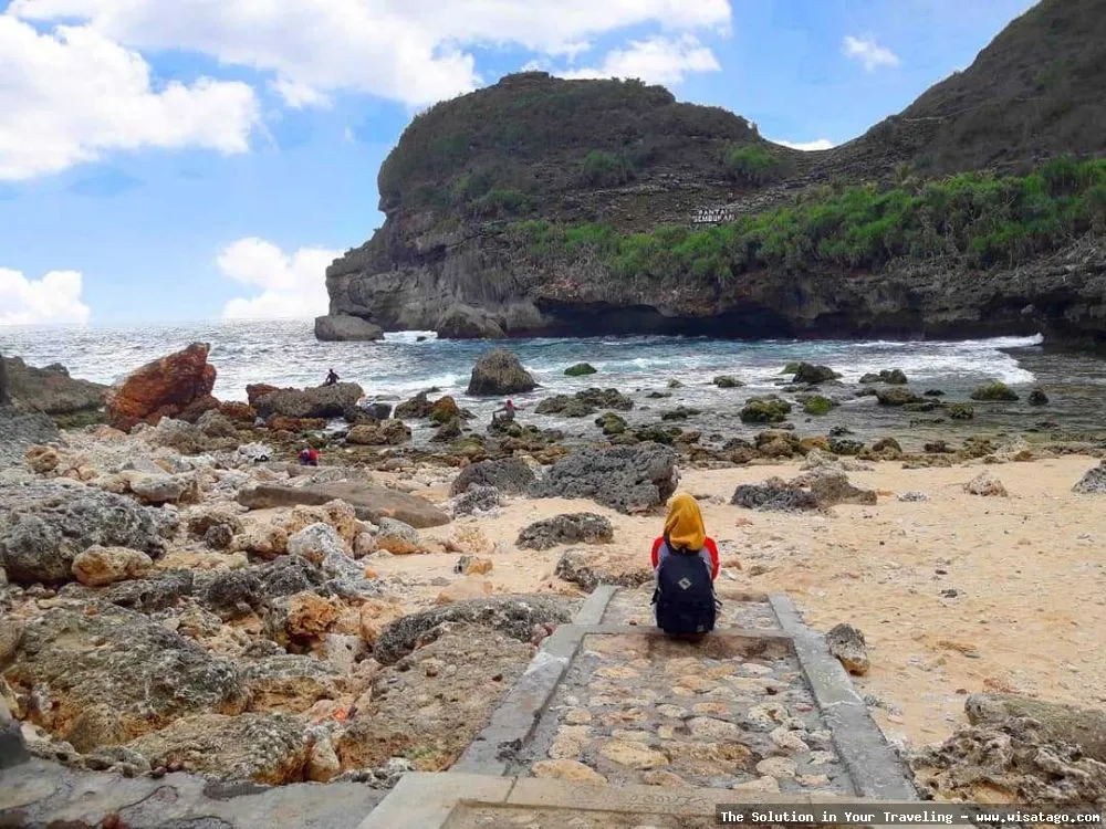Pantai Sembukan: Tips, Harga Tiket, Kuliner, Lokasi, Fasilitas dan Spot