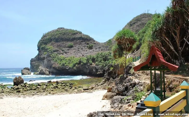 Pantai Sembukan, keindahan pantai selatan
