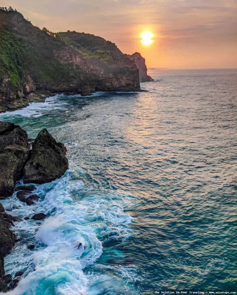 Pantai Sembukan, keindahan pantai selatan.