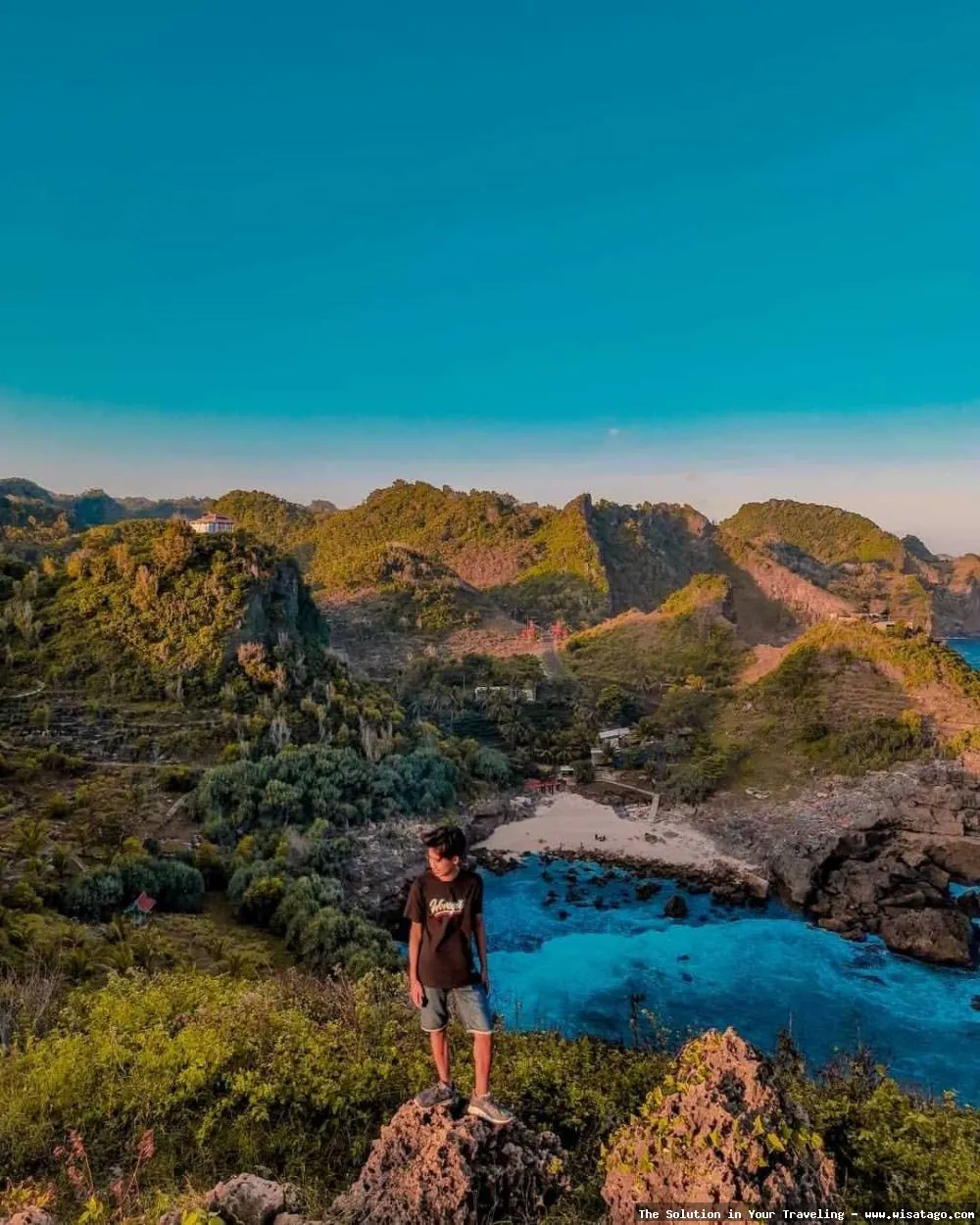 Pantai Sembukan, keindahan pantai selatan.
