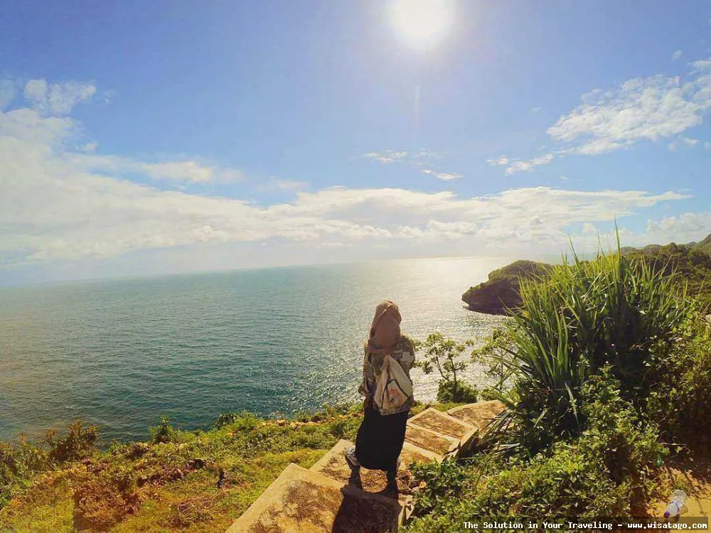 Pantai Sembukan, keindahan pantai selatan.