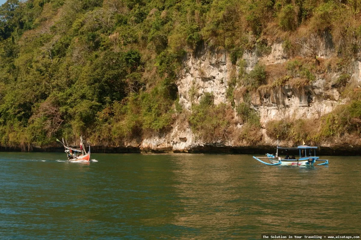 Pantai Sembulungan, pesona alam Banyuwangi