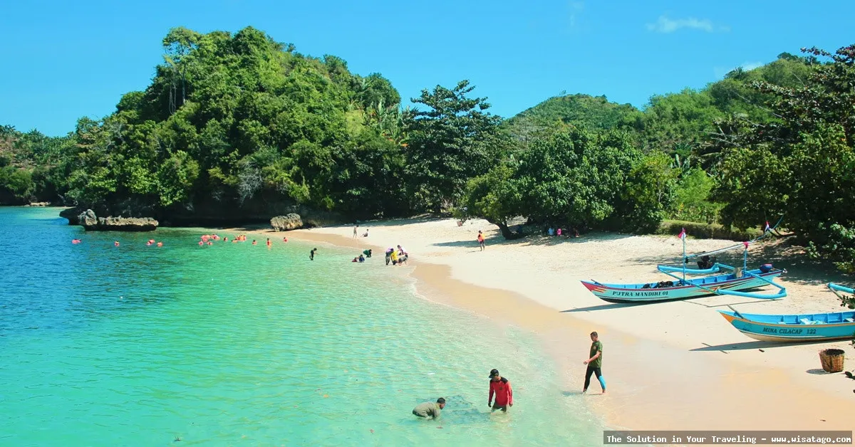 Pantai Sendang Biru, pemandangan laut indah