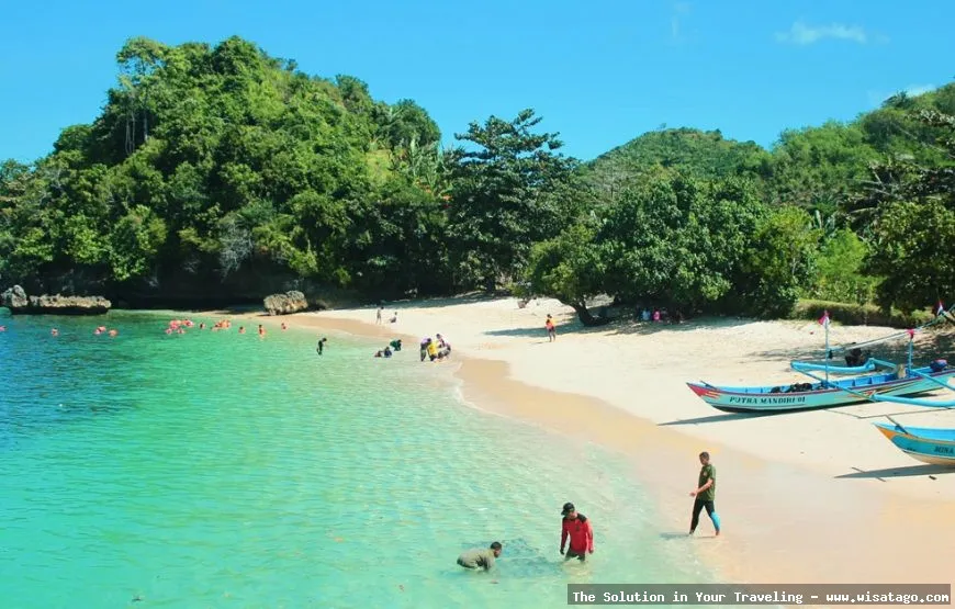 Pantai Sendang Biru, pemandangan laut indah