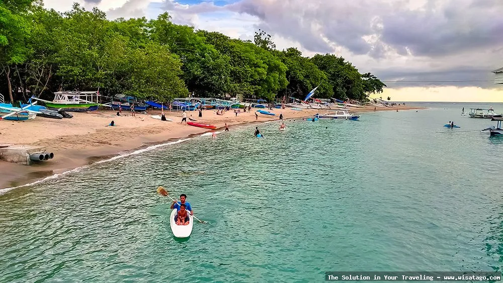 Pantai Senggigi: pesona garis pantai Lombok