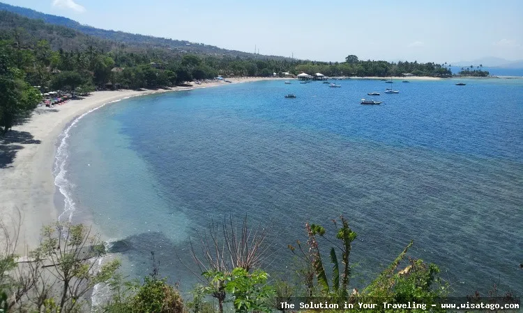 Pantai Senggigi: pesona garis pantai Lombok