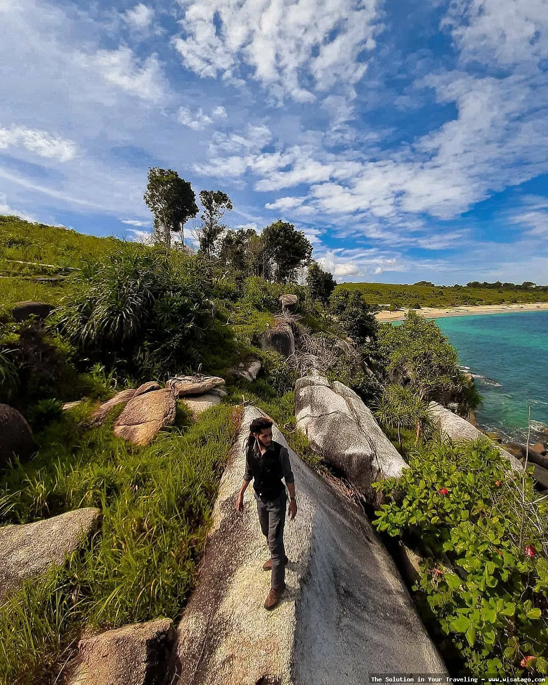 Pantai Senggiling: Tips, Harga Tiket, Kuliner, Lokasi, Fasilitas dan Spot