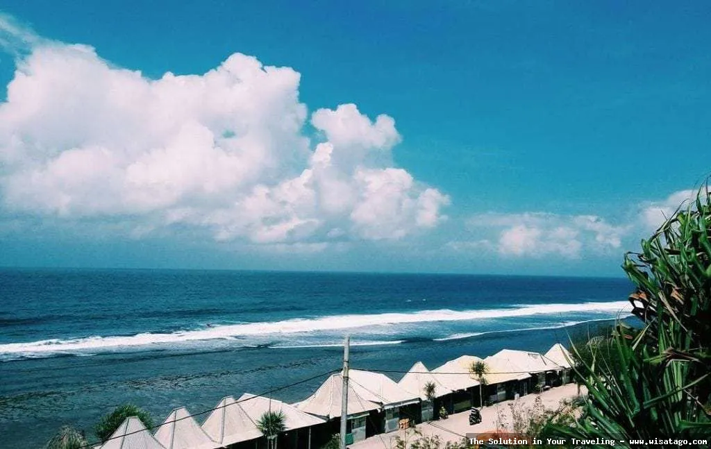 Pantai Sepanjang, pasir putih memukau