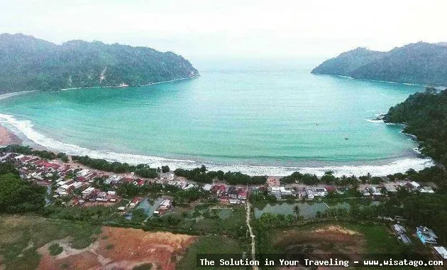 Pantai Sipelot dengan pemandangan indah