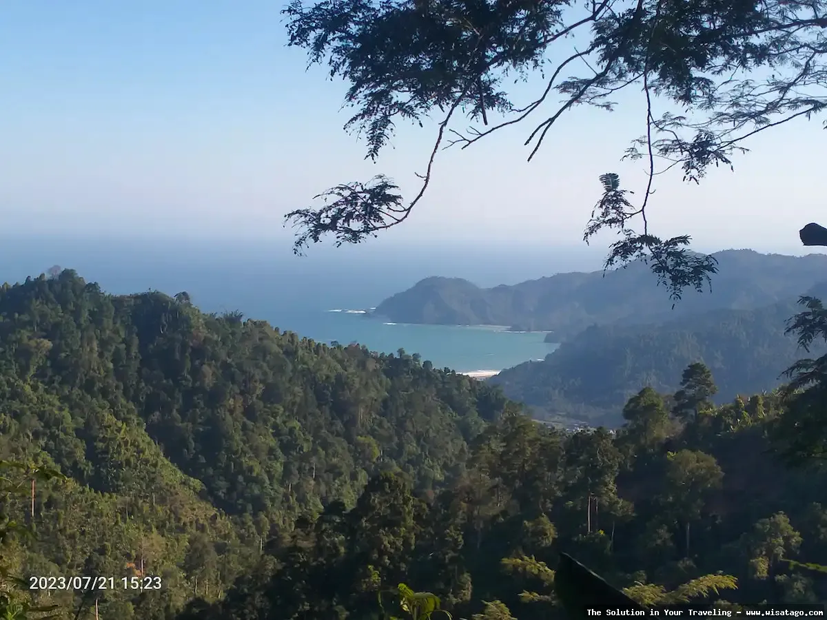 Pantai Sipelot, keindahan alam Malang.