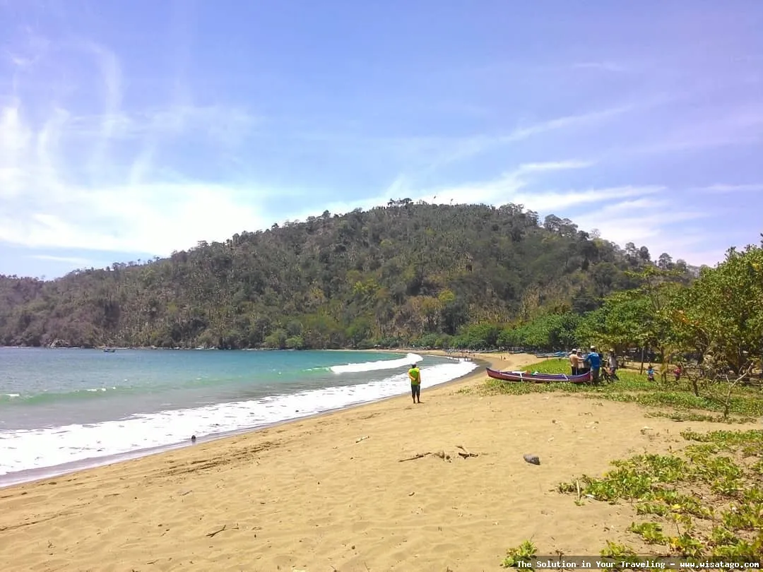 Pantai Sipelot Malang yang mempesona