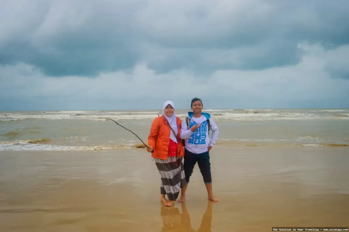 Pantai Siring Kemuning yang menawan.