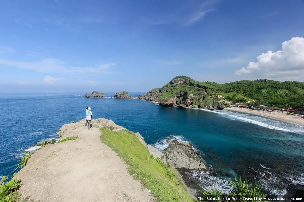 Pantai Siung Gunungkidul, tebing karst eksotis