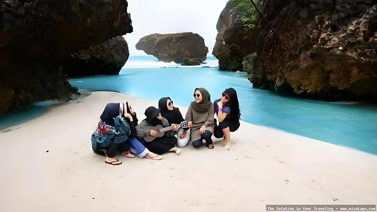 Pantai Siung Gunungkidul yang menawan.
