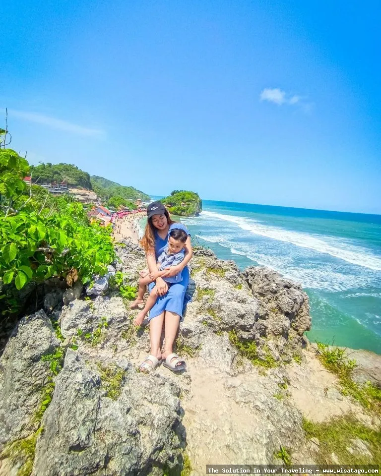 Pantai Slili, pasir putih yang menawan