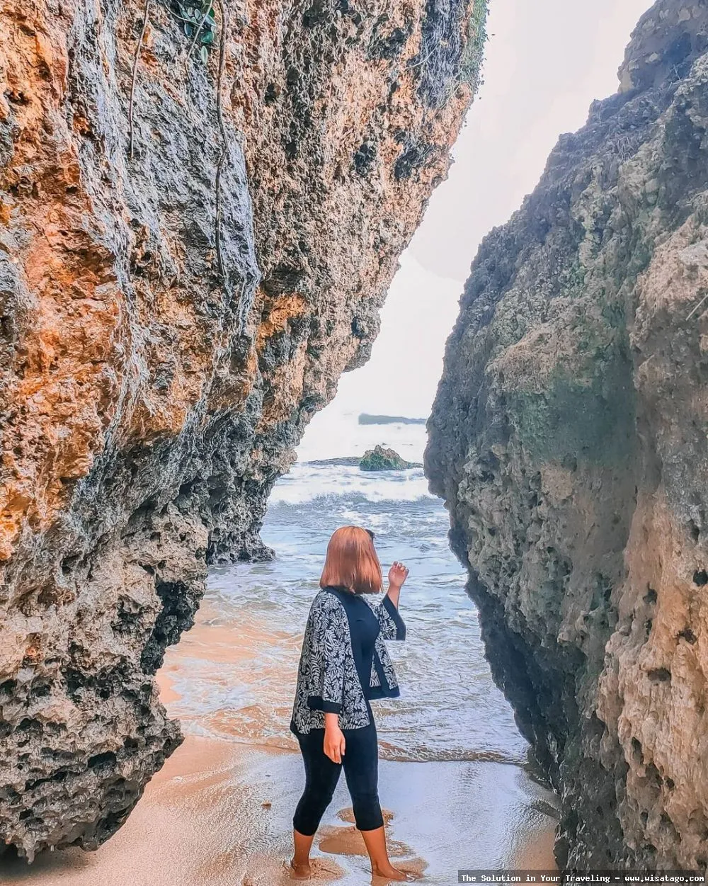 Pantai Slili, pasir putih yang menawan