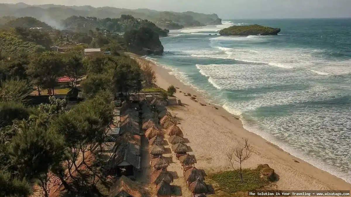 Pantai Slili, pasir putih yang menawan