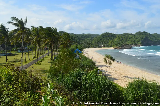 Pantai Srau Pacitan, pasir putih memukau