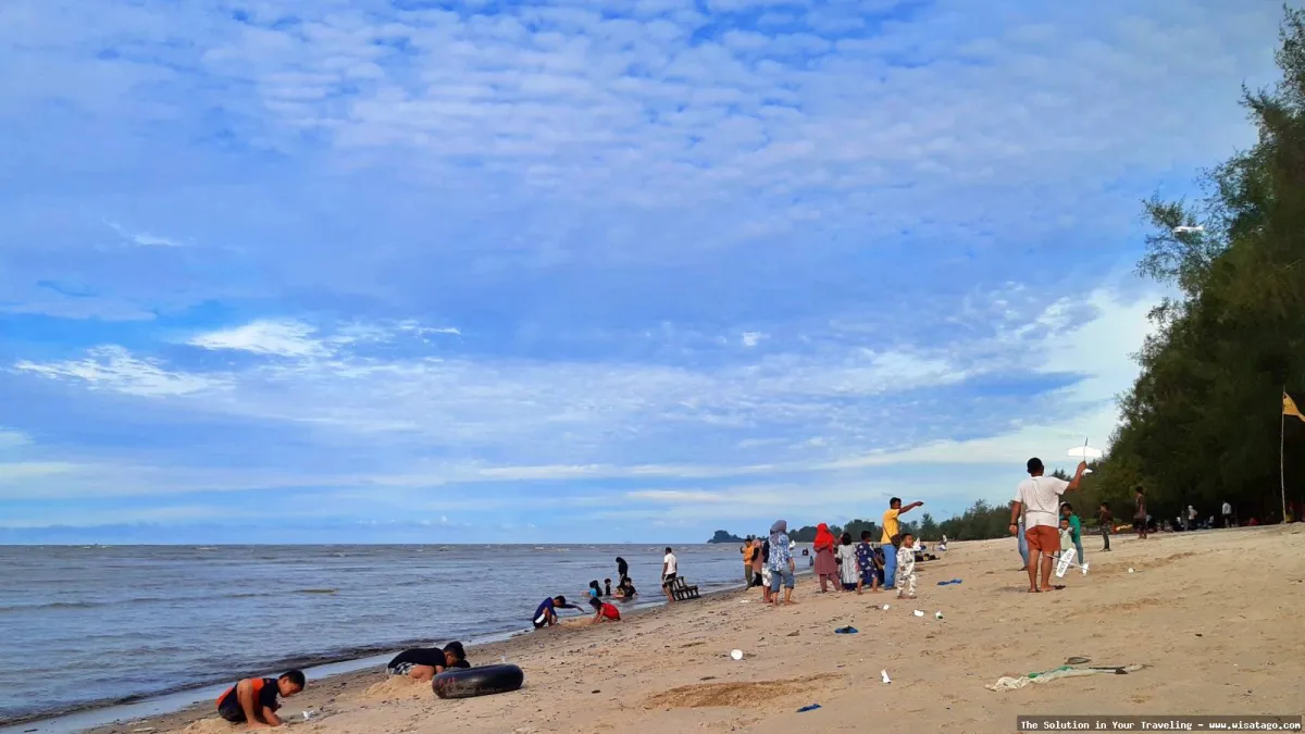 Pantai Sri Mersing yang indah mempesona
