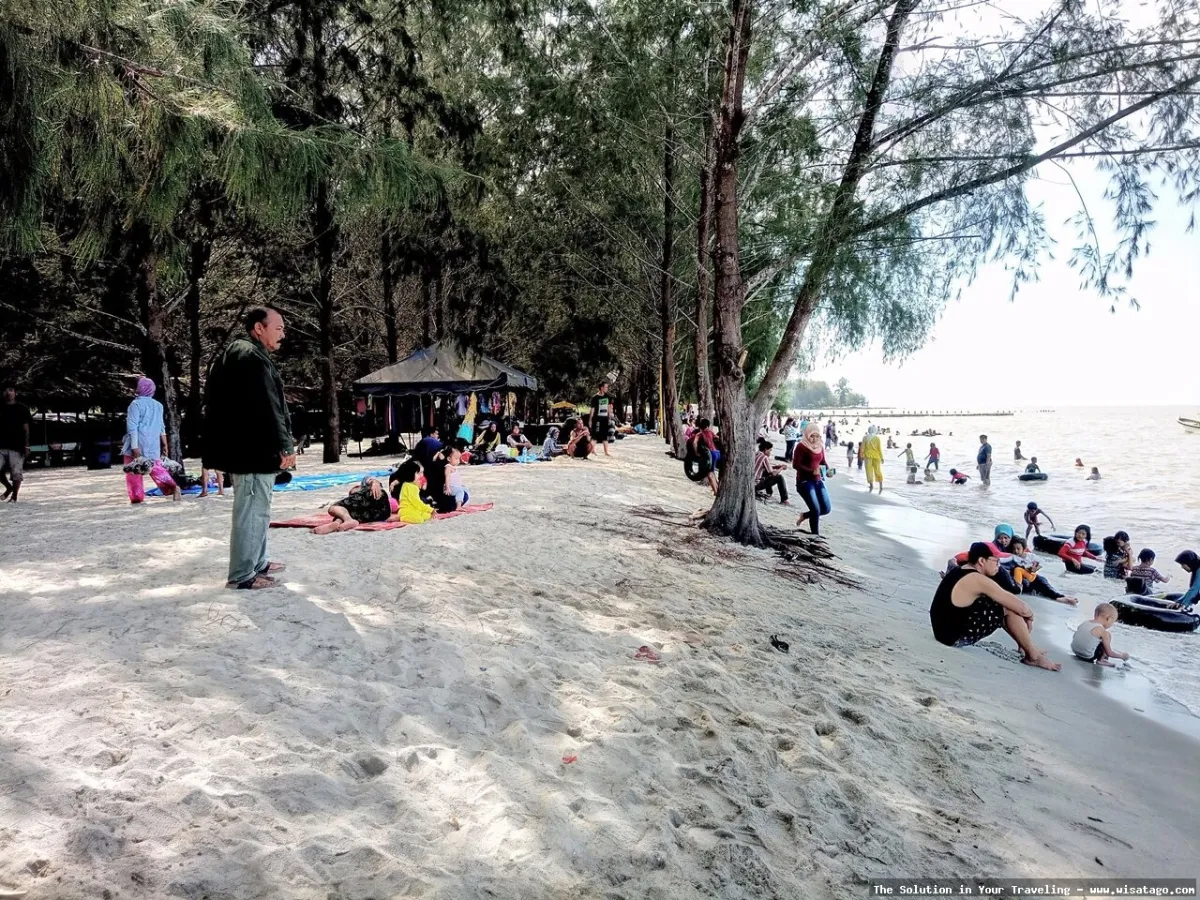 Pantai Sri Mersing yang indah mempesona