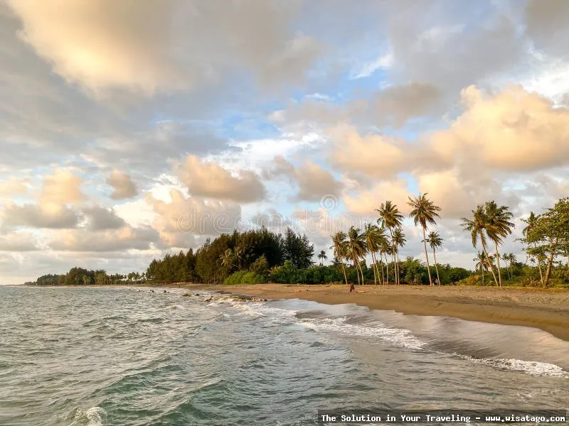 Pantai Suak Ribee Aceh yang indah