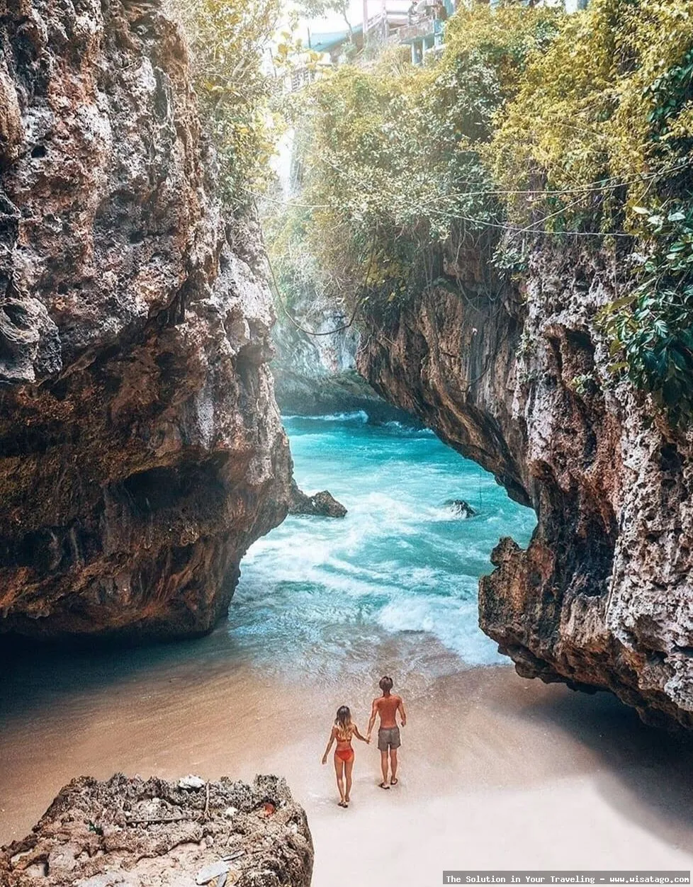 Pantai Suluban: Tips, Harga Tiket, Kuliner, Lokasi, Fasilitas dan Spot Pantai Suluban: Tips, Harga Tiket, Kuliner, Lokasi, Fasilitas dan Spot