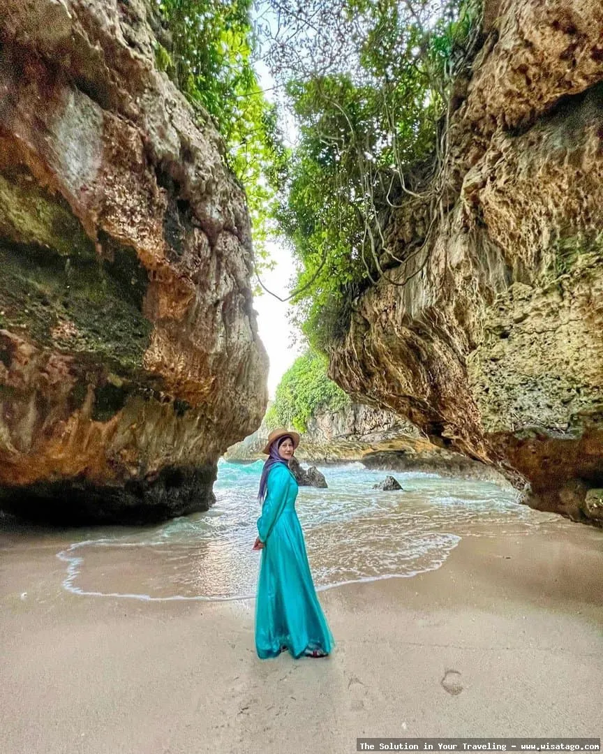 Pantai Suluban, keindahan tersembunyi Bali