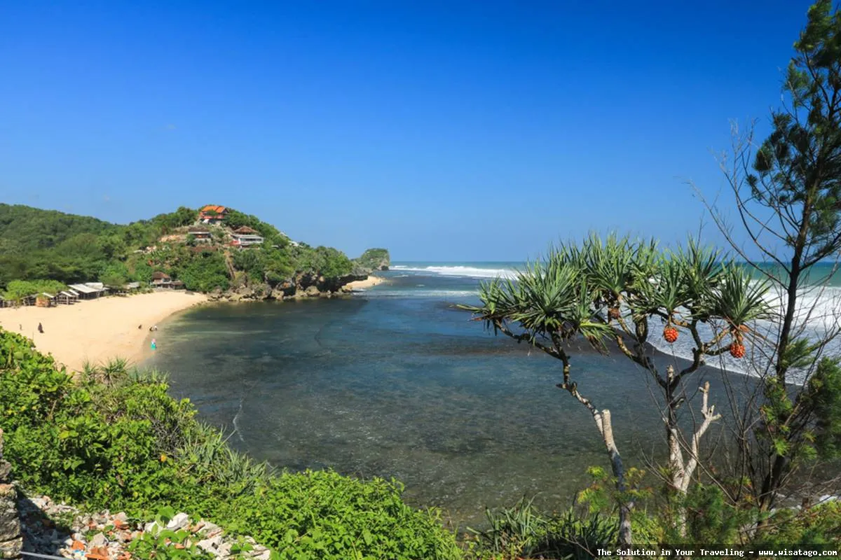 Pantai Sundak, pesona pantai selatan.