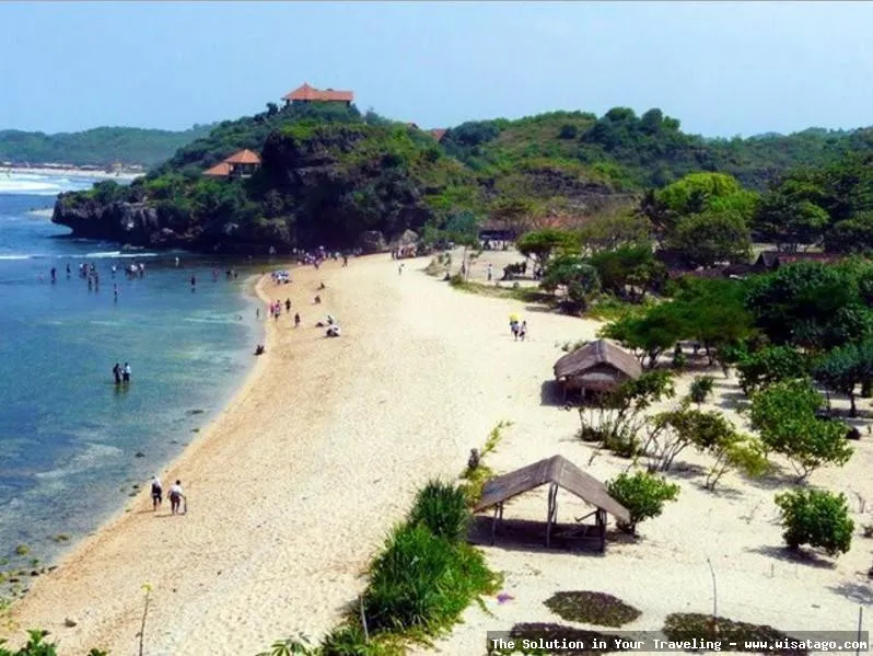 Pantai Sundak, pasir putih memukau