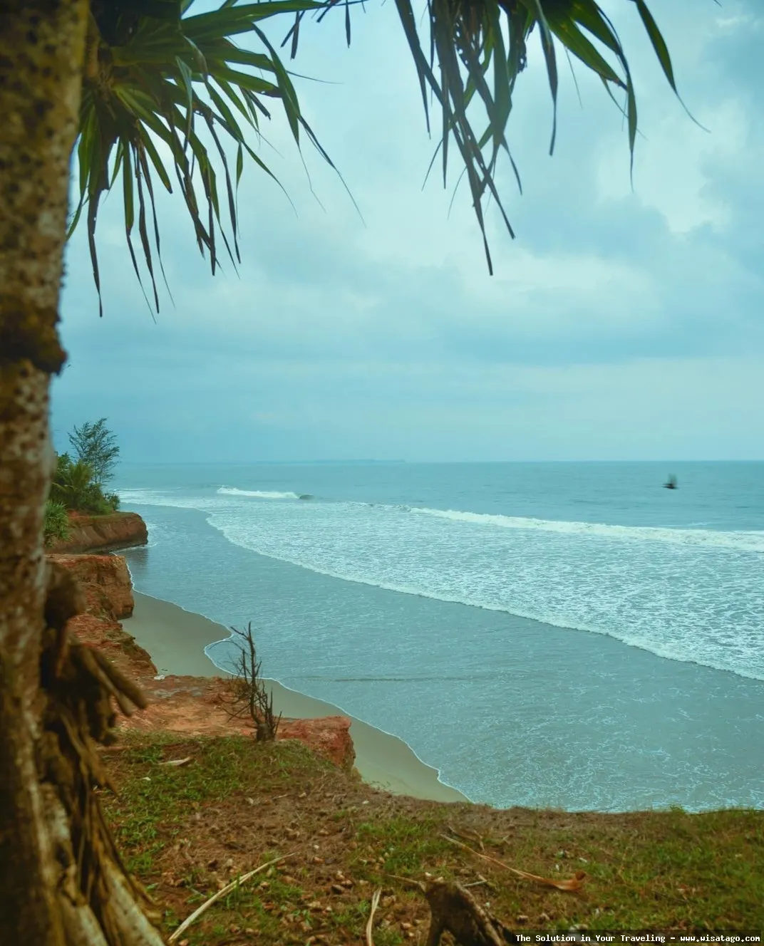 Pantai Sungai Suci yang mempesona