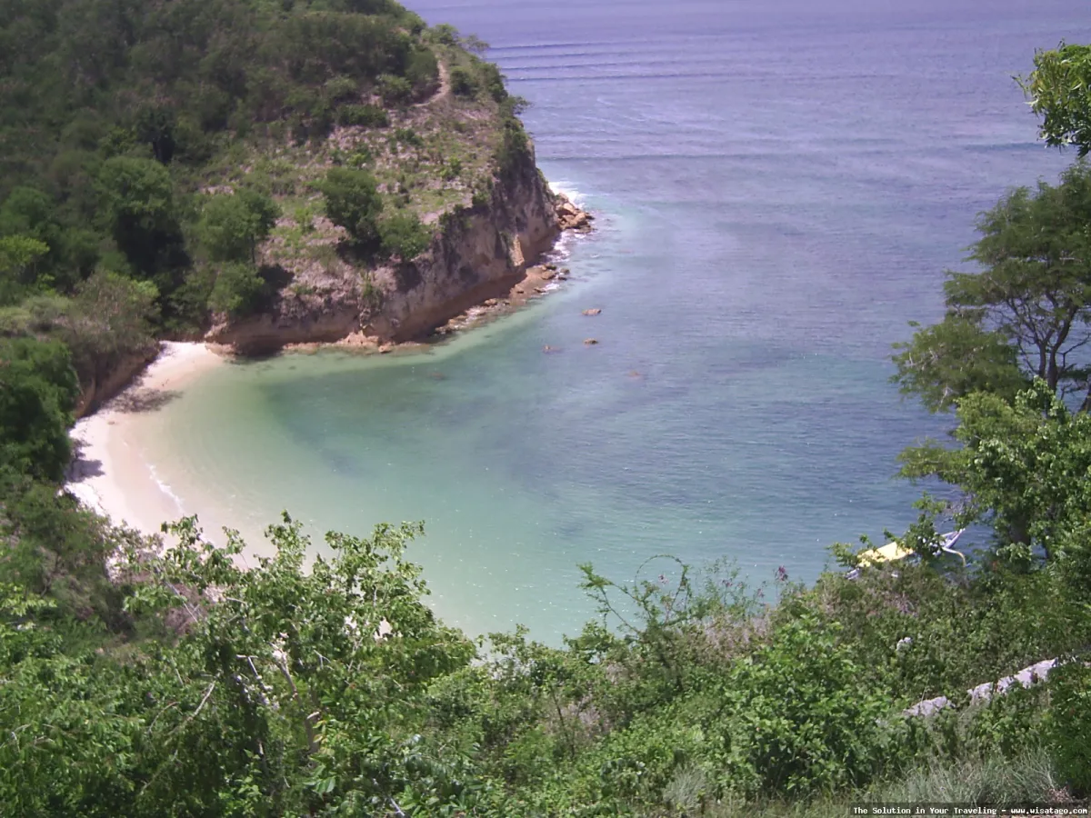 Pantai Surga: pasir putih memesona