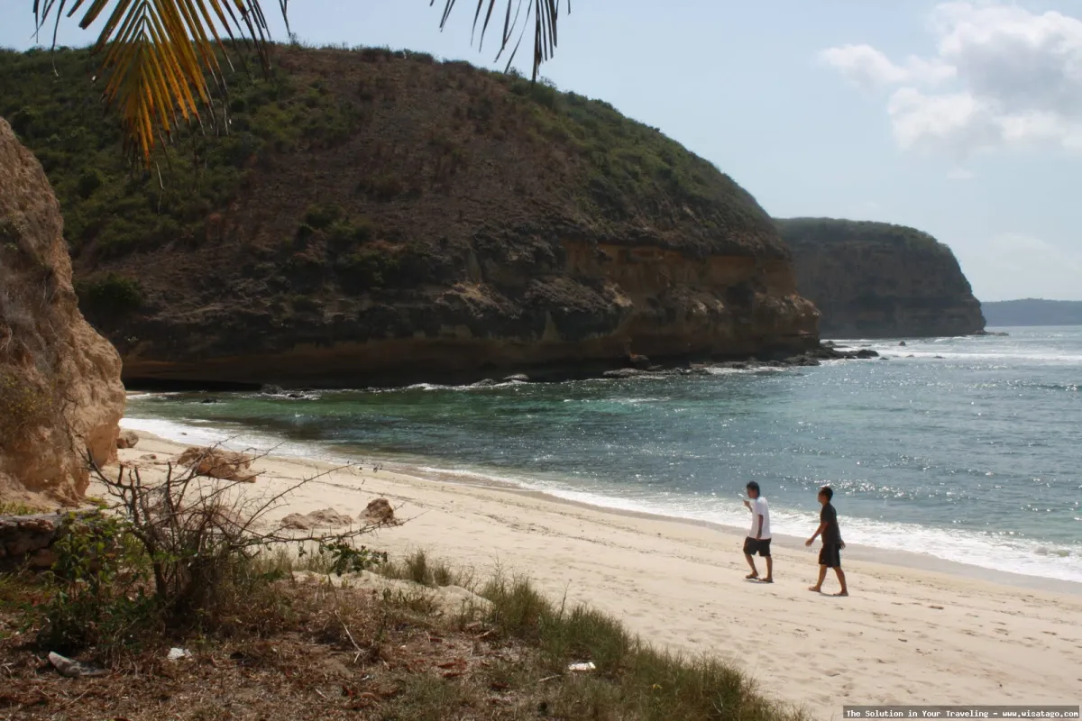 Pantai Surga: pasir putih memesona