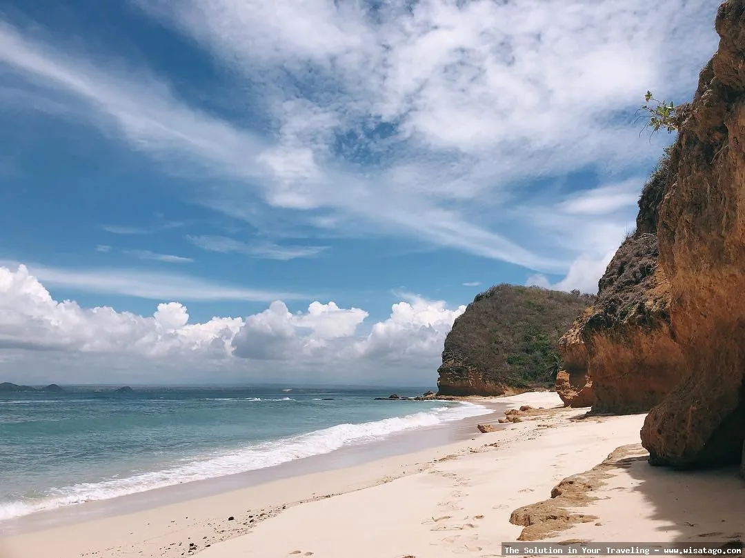Pantai Surga, pasir putih memesona