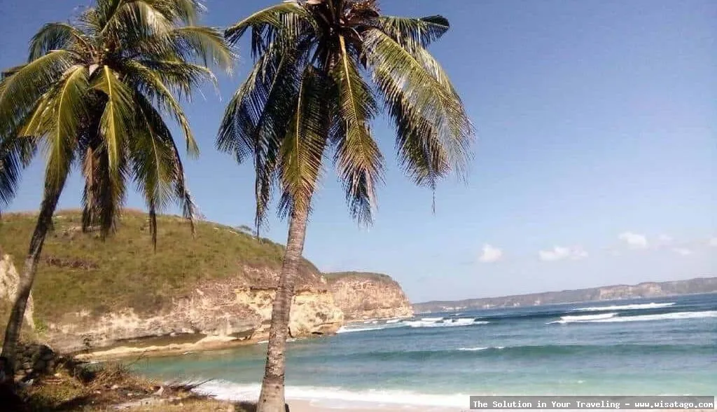 Pantai Surga: pasir putih memesona
