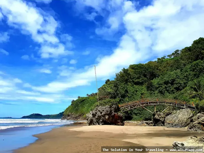 Pantai Surumanis Kebumen, keindahan alam.