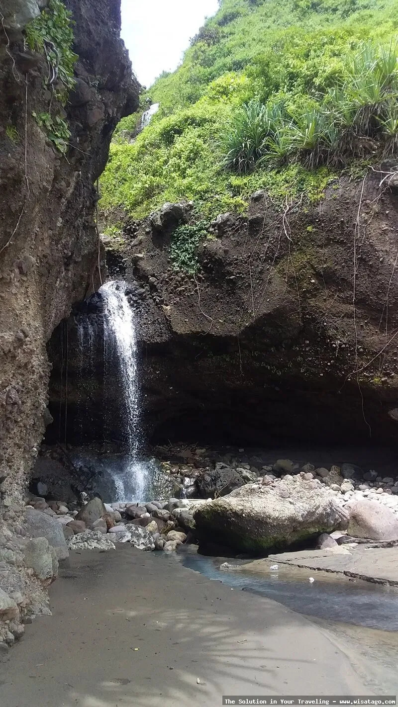 Pantai Surumanis Kebumen, pemandangan indah.