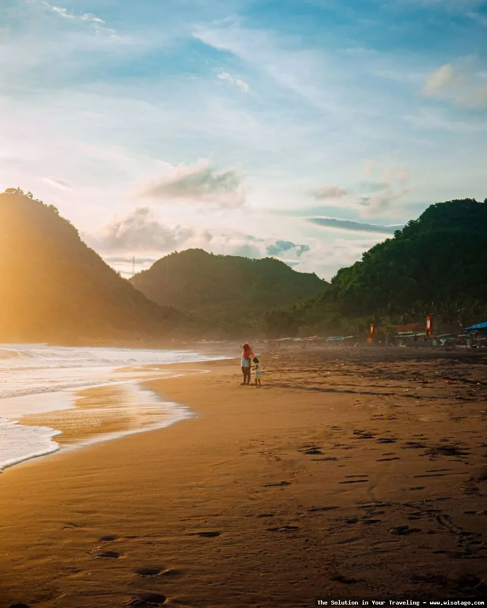 Pantai Suwuk, pemandangan tepi laut.
